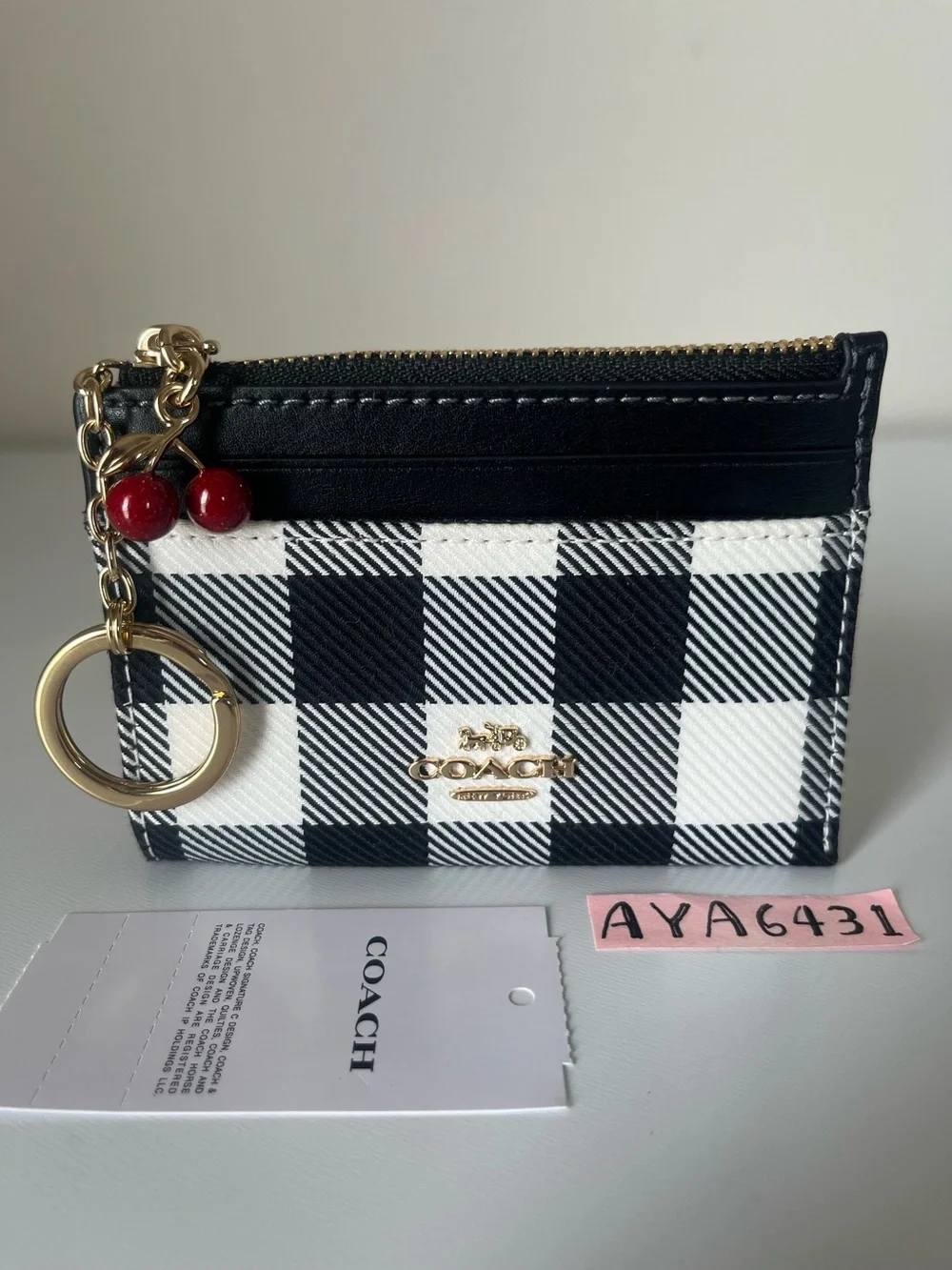 Coach card holder🎈🎈